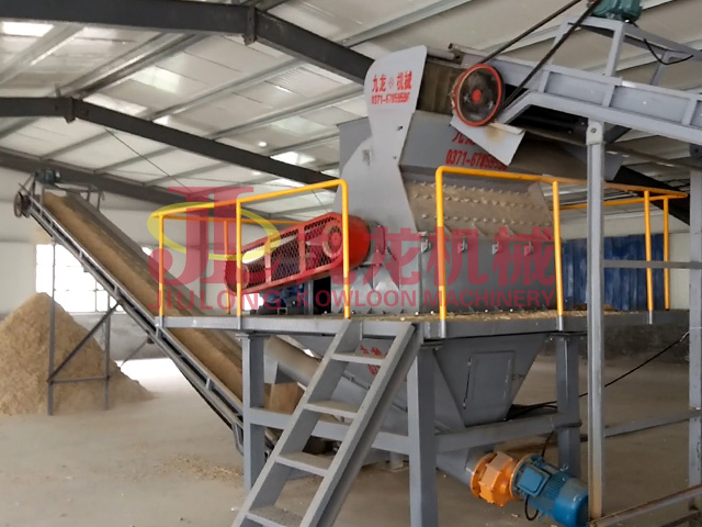 徐州废旧木材粉碎现场